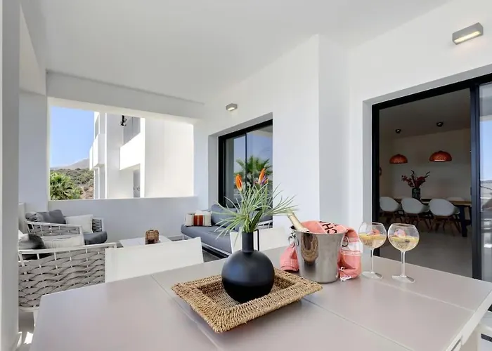 Brand New Gorgeous 2 Bed At Hills! * Estepona