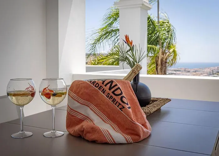 Brand New Gorgeous 2 Bed At Hills! *