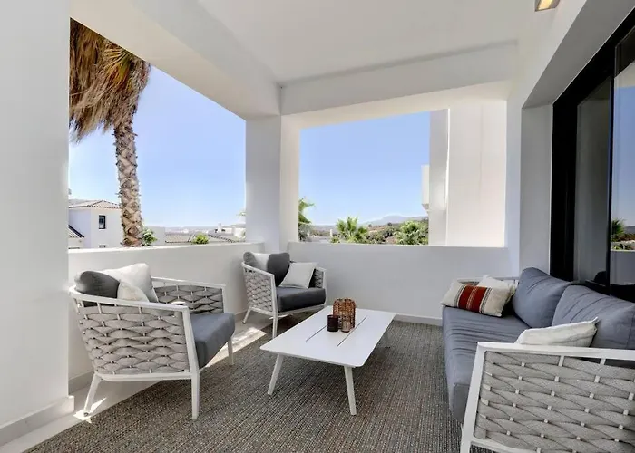 Brand New Gorgeous 2 Bed At Hills! *