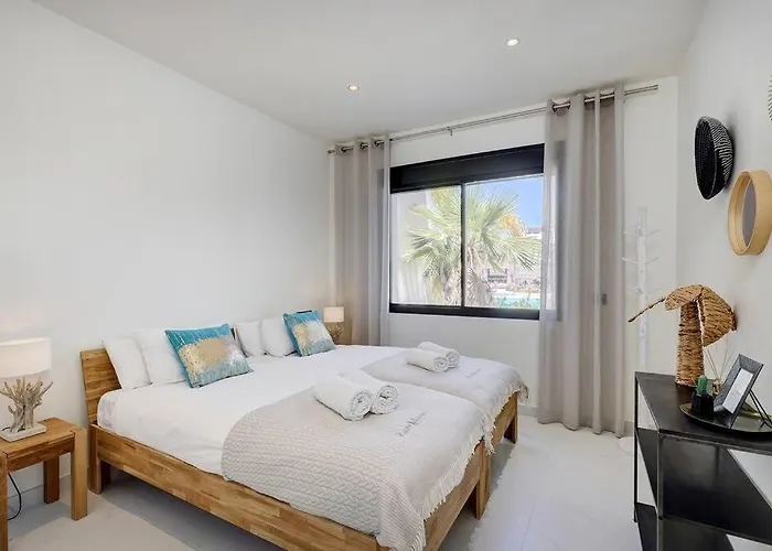 Brand New Gorgeous 2 Bed At Hills! *