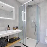 Brand New Gorgeous 2 Bed At Hills! *