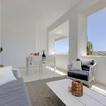 Brand New Gorgeous 2 Bed At Hills!