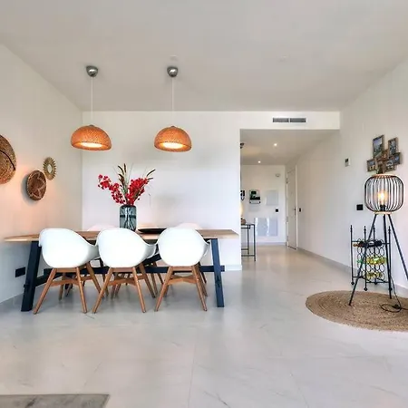 Brand New Gorgeous 2 Bed At Hills! 公寓 埃斯特波纳