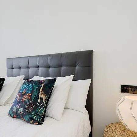 Brand New Gorgeous 2 Bed At Hills! * 埃斯特波纳