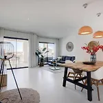 Brand New Gorgeous 2 Bed At Hills! Apartmán *
