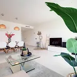 Brand New Gorgeous 2 Bed At Hills! Apartmán *