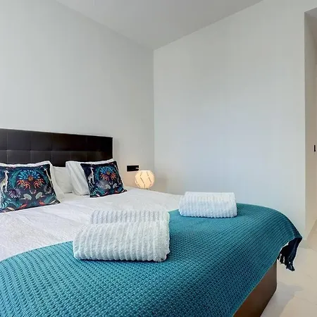 Brand New Gorgeous 2 Bed At Hills! Apartamento Estepona